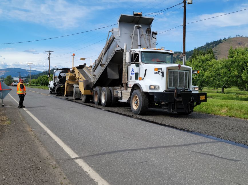 asphalt paving contractor